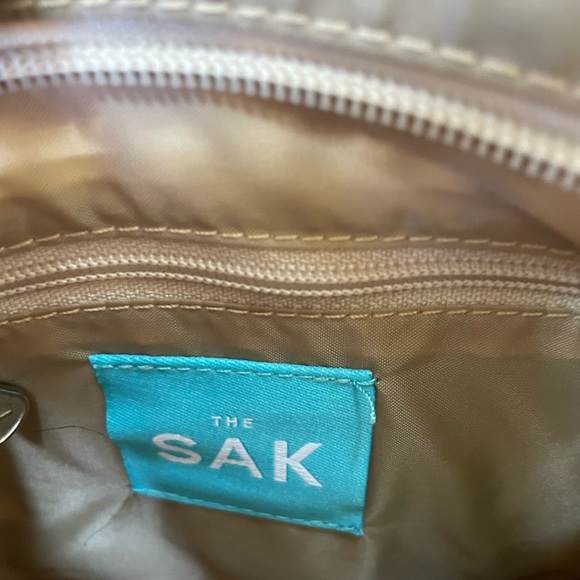 NWOT The Sak Beige Crochet Small Purse - Picture 2 of 5